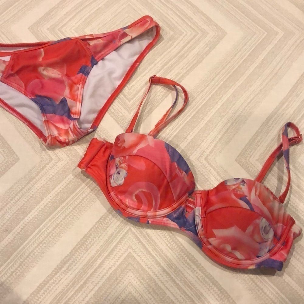 Insight Red Floral Bikini with Adjustable Straps Size 6 Top, Size 8 Bottom.